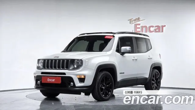 Jeep Renegade — Фото автомобиля 10