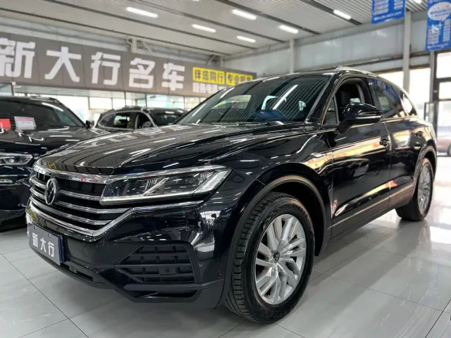 Фотография автомобиля — Volkswagen Touareg