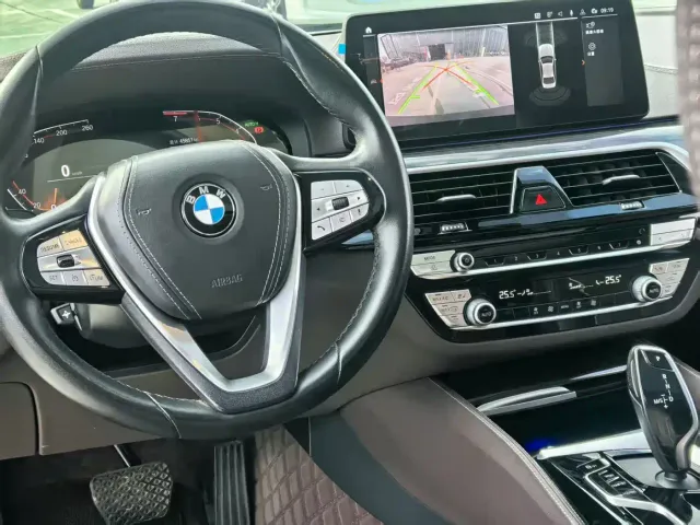 BMW 5 Series — Фото автомобиля 4