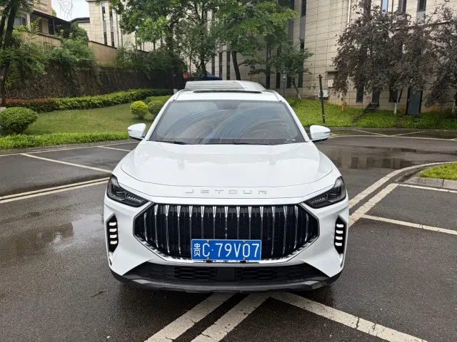 Jetour X70 Plus — Фото автомобиля 2