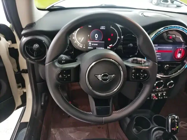 MINI Hatch — Фото автомобиля 10