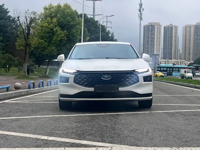 Ford Mondeo — Фото автомобиля 2