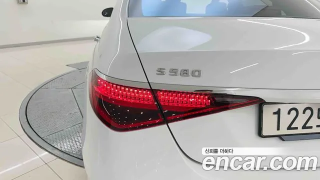 Mercedes-Benz S-Class — Фото автомобиля 11