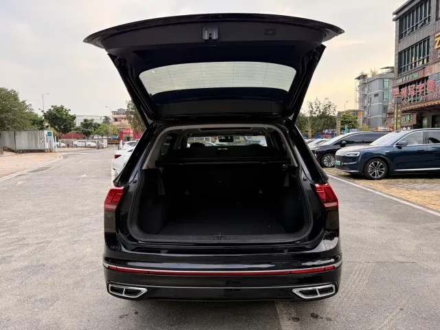Volkswagen Tiguan L — Фото автомобиля 9