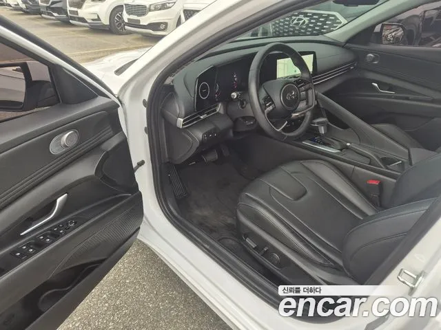 Hyundai Avante CN7 — Фото автомобиля 8