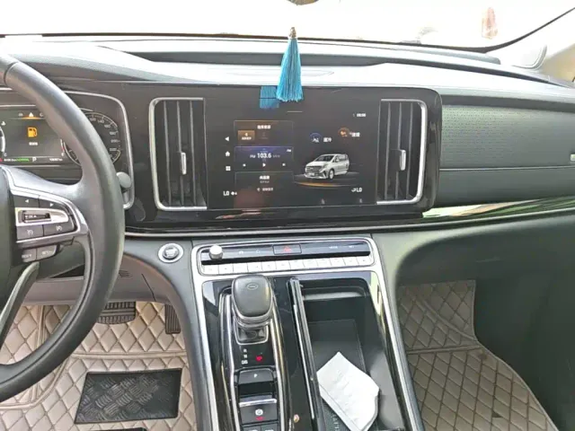 GAC Trumpchi M8 — Фото автомобиля 12