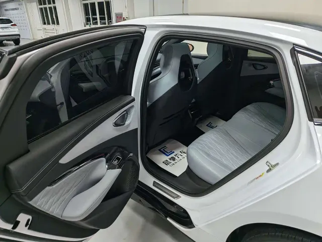 BYD Seal — Фото автомобиля 12