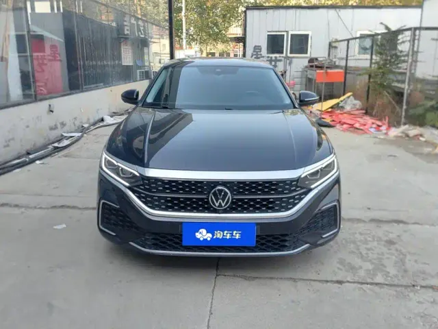 Volkswagen Passat — Фото автомобиля 2