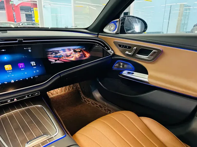 Mercedes-Benz E-Class — Фото автомобиля 13