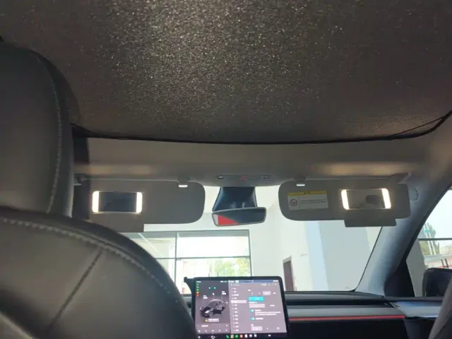 Tesla Model Y — Фото автомобиля 17
