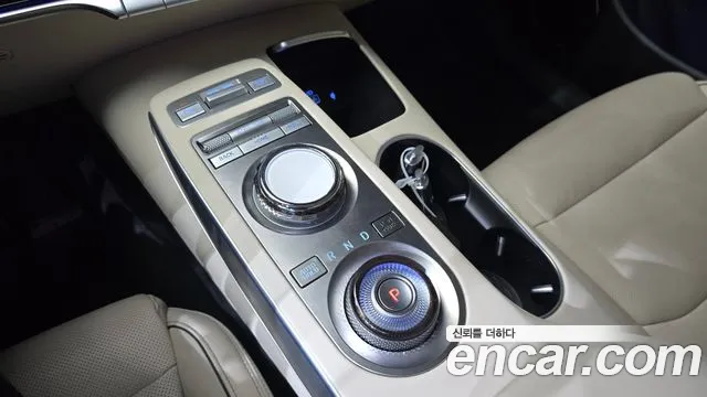 Genesis GV70 2.5T Бензин 2WD — Фото автомобиля 9