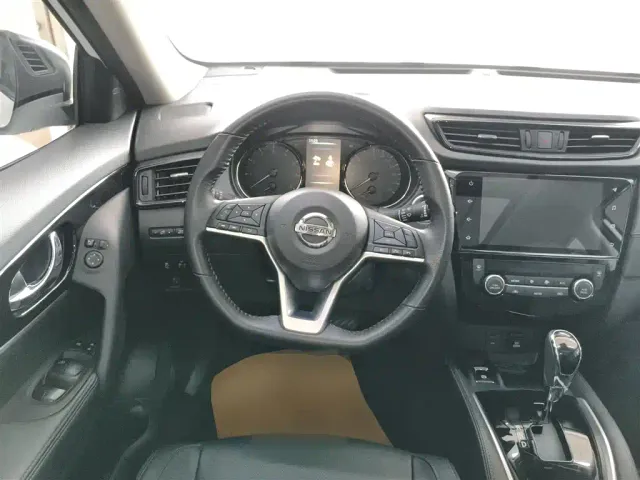 Nissan X-Trail — Фото автомобиля 10