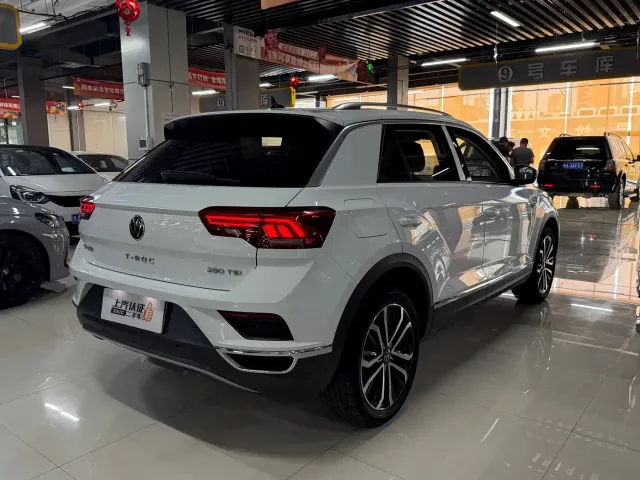 Volkswagen T-Roc — Фото автомобиля 8