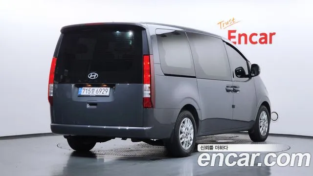 Hyundai Staria Staria Tourer 11 мест — Фото автомобиля 2