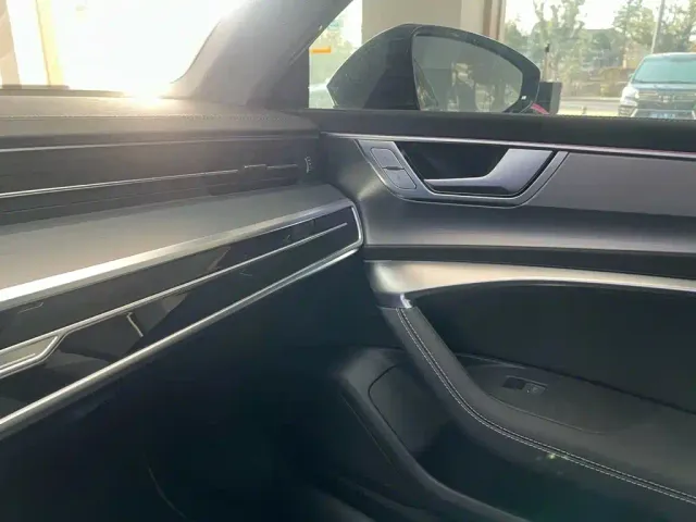 Audi A7L — Фото автомобиля 7