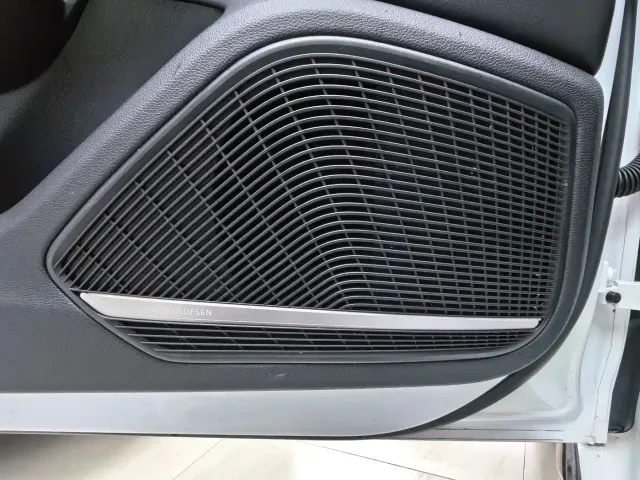 Audi A4L — Фото автомобиля 14