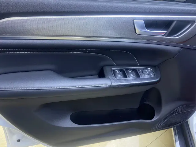 Haval M6 — Фото автомобиля 8