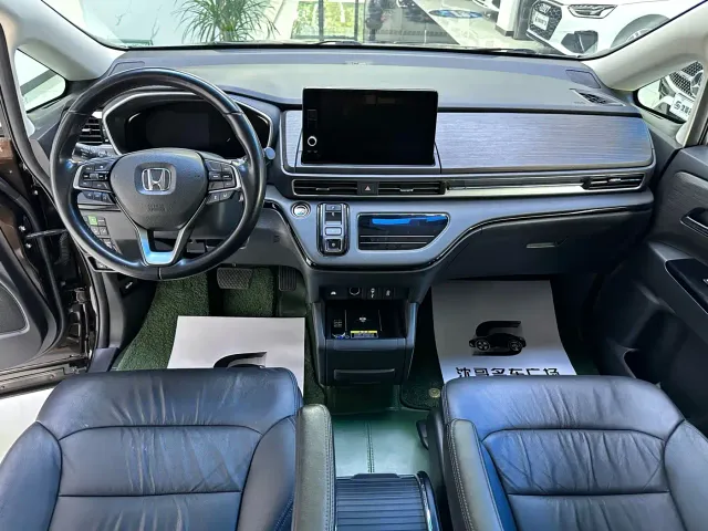 Honda Elysion — Фото автомобиля 5