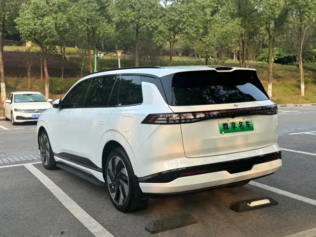 Dongfeng eπ 008 — Фото автомобиля 5