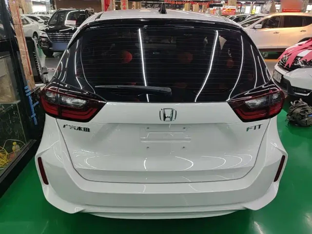 Honda Fit — Фото автомобиля 5