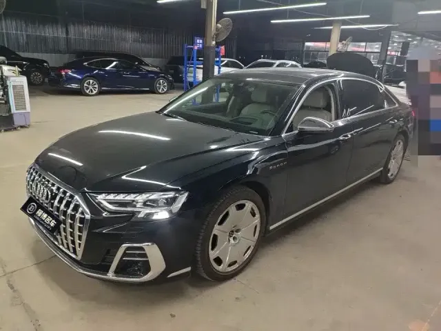 Фотография автомобиля — Audi A8