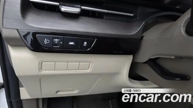 Kia Canival Carnival 4 поколение 9 мест Prestige — Фото автомобиля 16