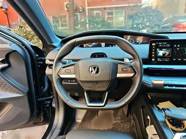 Changan UNI-V — Фото автомобиля 6