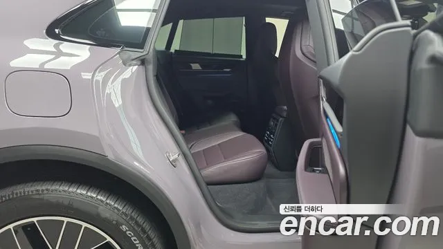 Porsche Macan Electric — Фото автомобиля 17