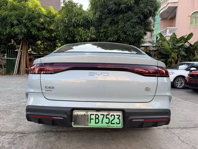 BYD Qin L — Фото автомобиля 4