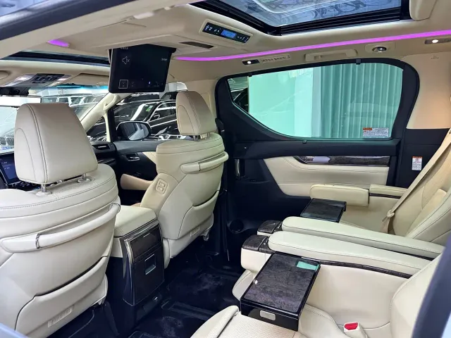 Toyota Vellfire — Фото автомобиля 11