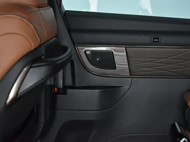 Toyota Vellfire — Фото автомобиля 17