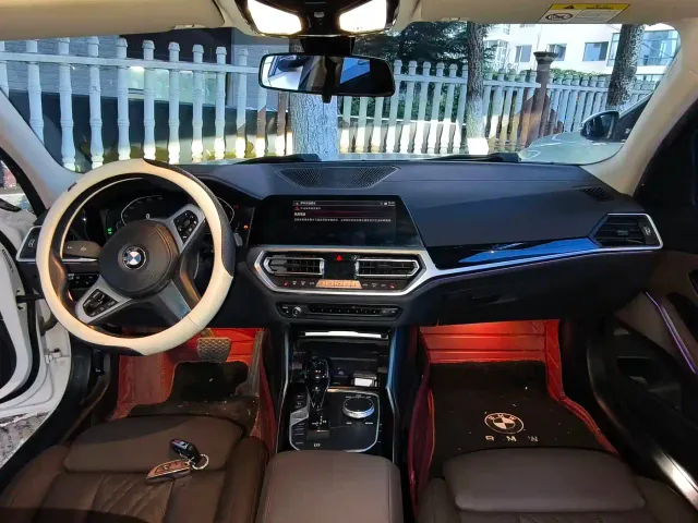 BMW 3 Series — Фото автомобиля 18