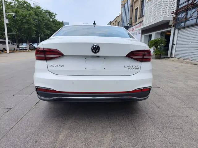 Volkswagen Lavida — Фото автомобиля 22