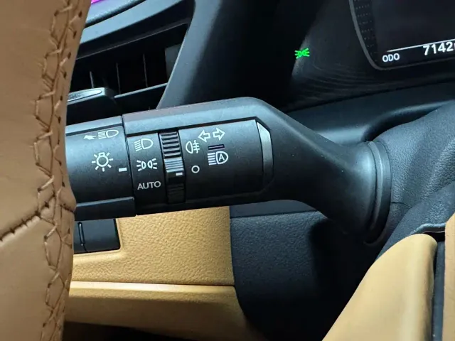 Lexus Lexus ES 2025 200 Ultimate Edition — Фото автомобиля 21