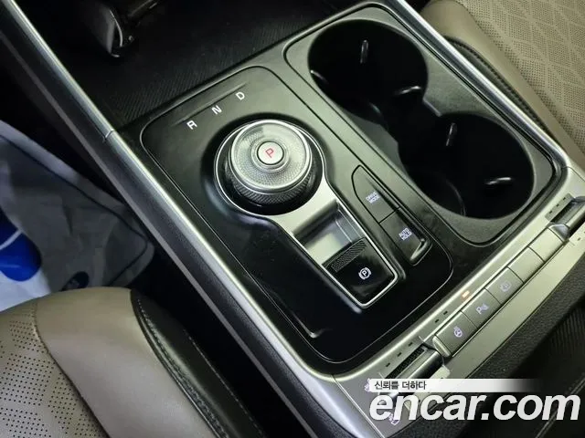 Kia Carnival Generation 4 — Фото автомобиля 14