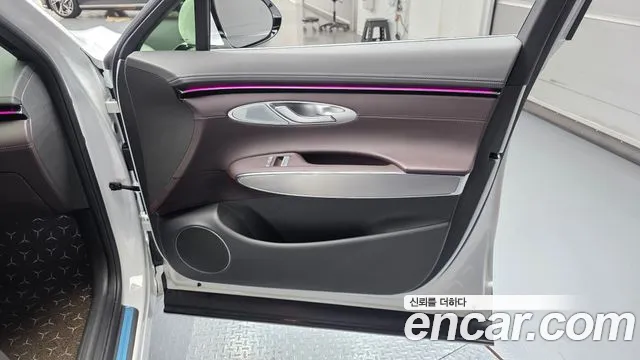 Genesis GV70 — Фото автомобиля 14