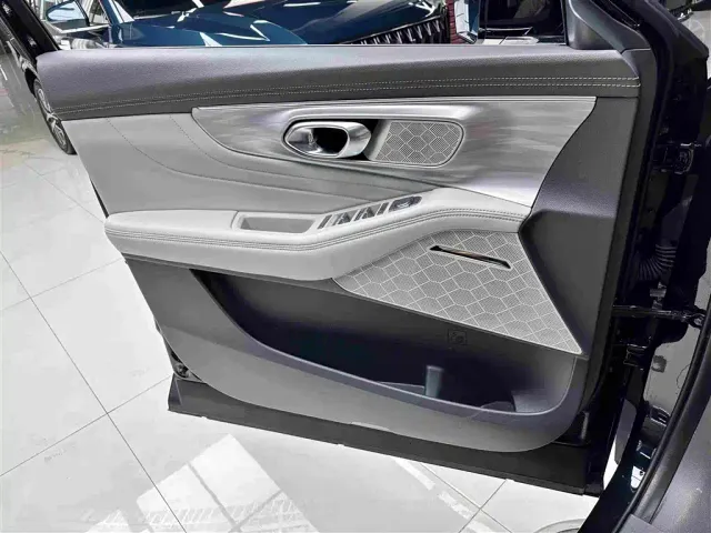 GAC Trumpchi GS8 — Фото автомобиля 11