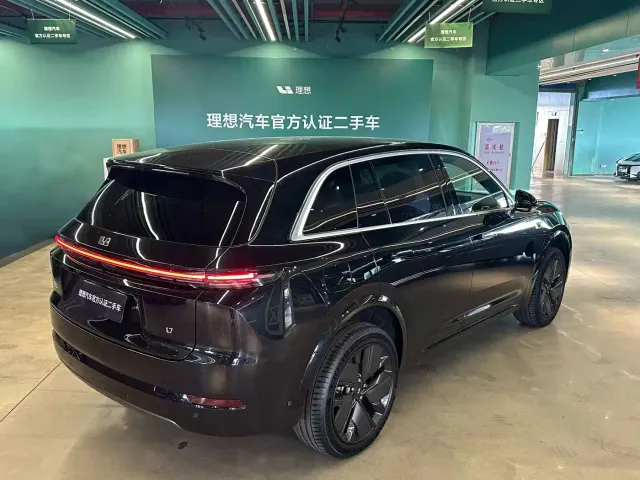 Li Auto L7 — Фото автомобиля 3