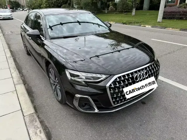 Фотография автомобиля — Audi A8