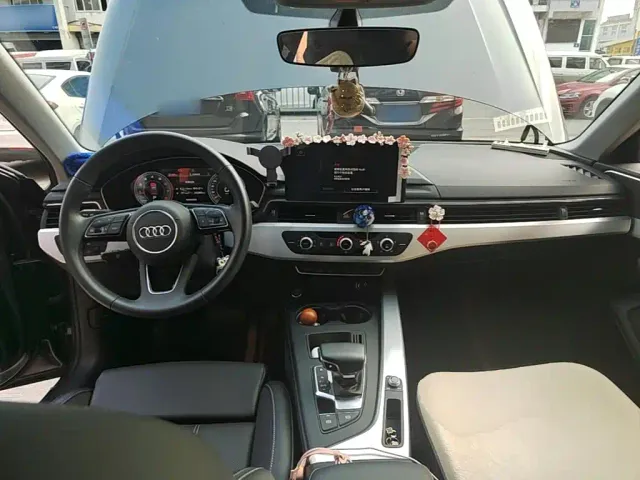 Audi A4L — Фото автомобиля 9