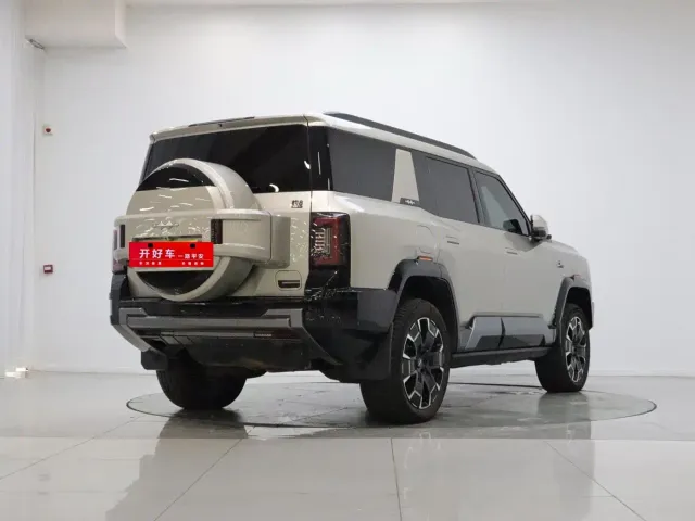 BYD FangChengBao Leopard 8 — Фото автомобиля 4