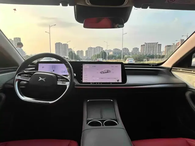 Xpeng P7 — Фото автомобиля 11