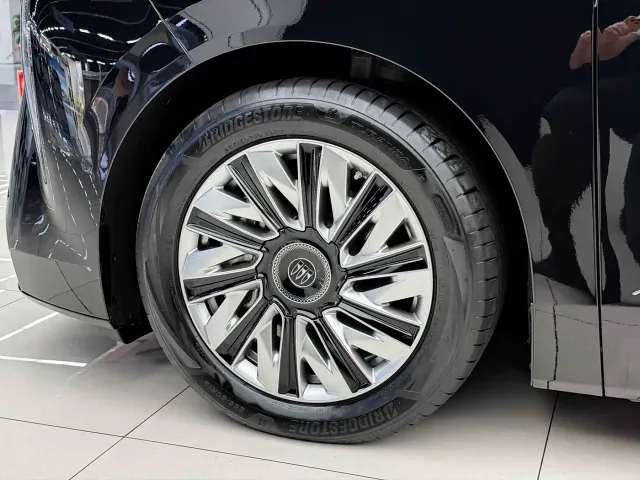 Buick Zhijing Shijia — Фото автомобиля 3