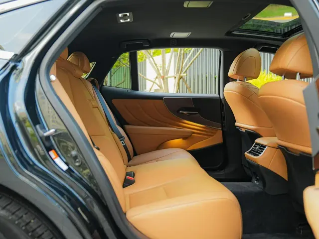 Lexus LS — Фото автомобиля 15