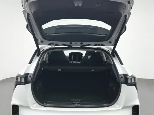 Lynk & Co Lynk & Co 06 EM-P 2022 PHEV 84KM Range Pro — Фото автомобиля 16