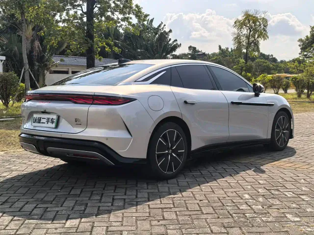 BYD Han L — Фото автомобиля 20