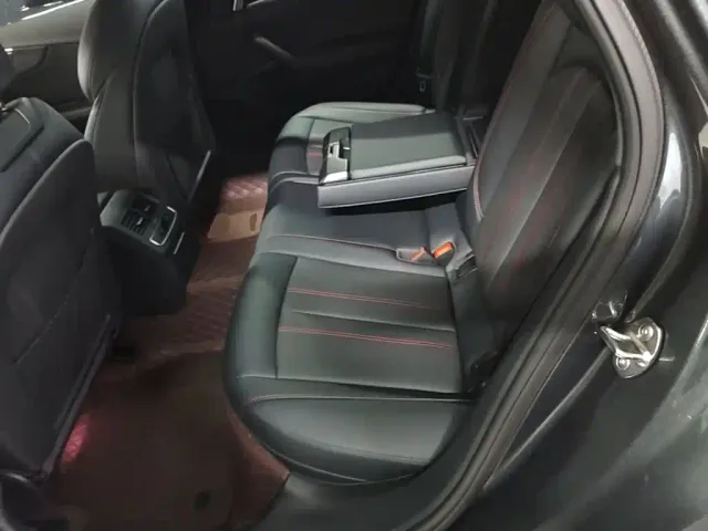 Audi A4L — Фото автомобиля 16