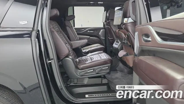 Cadillac Escalade Escalade 5 поколение — Фото автомобиля 12