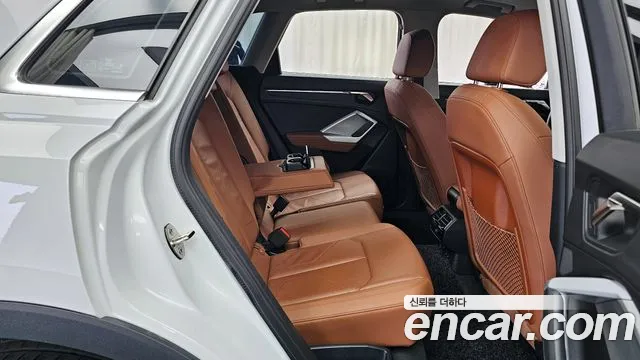 Audi Q3 — Фото автомобиля 12