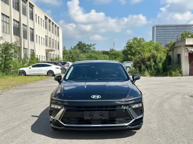 Hyundai Sonata — Фото автомобиля 2